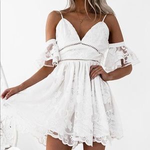 NWT white lace off the shoulder Xenia boutique dress brand new size xsmall